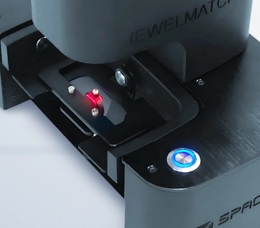 JewelMatch - Compact amd light technology for authenticating diamonds in jewelry